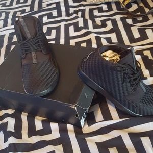 jordans original box with price tags on shoe